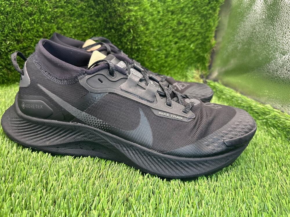Nike Pegasus Trail 3 GTX DC8793-001 Athletic Sneaker Mens 10.5 Black Knit Hiking